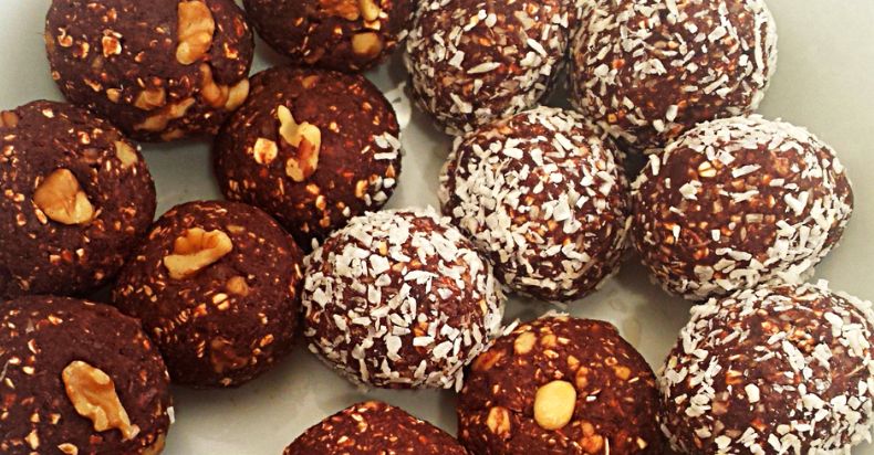 Vegan Chocolate-Date Balls